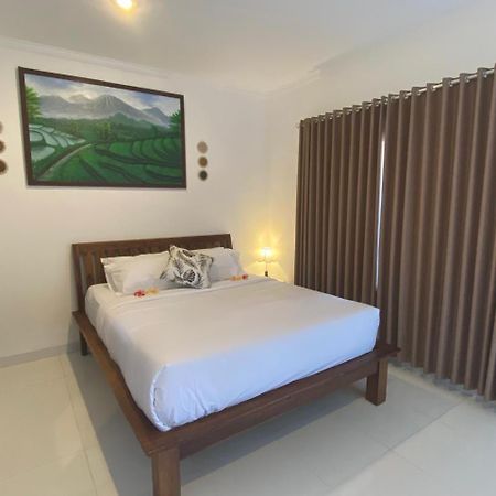 סמיניאק Manis Guest House מראה חיצוני תמונה