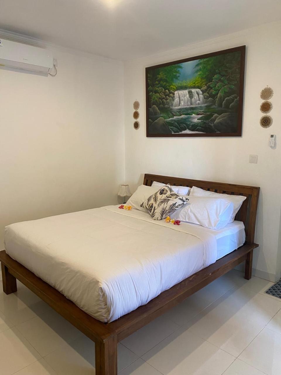 סמיניאק Manis Guest House מראה חיצוני תמונה