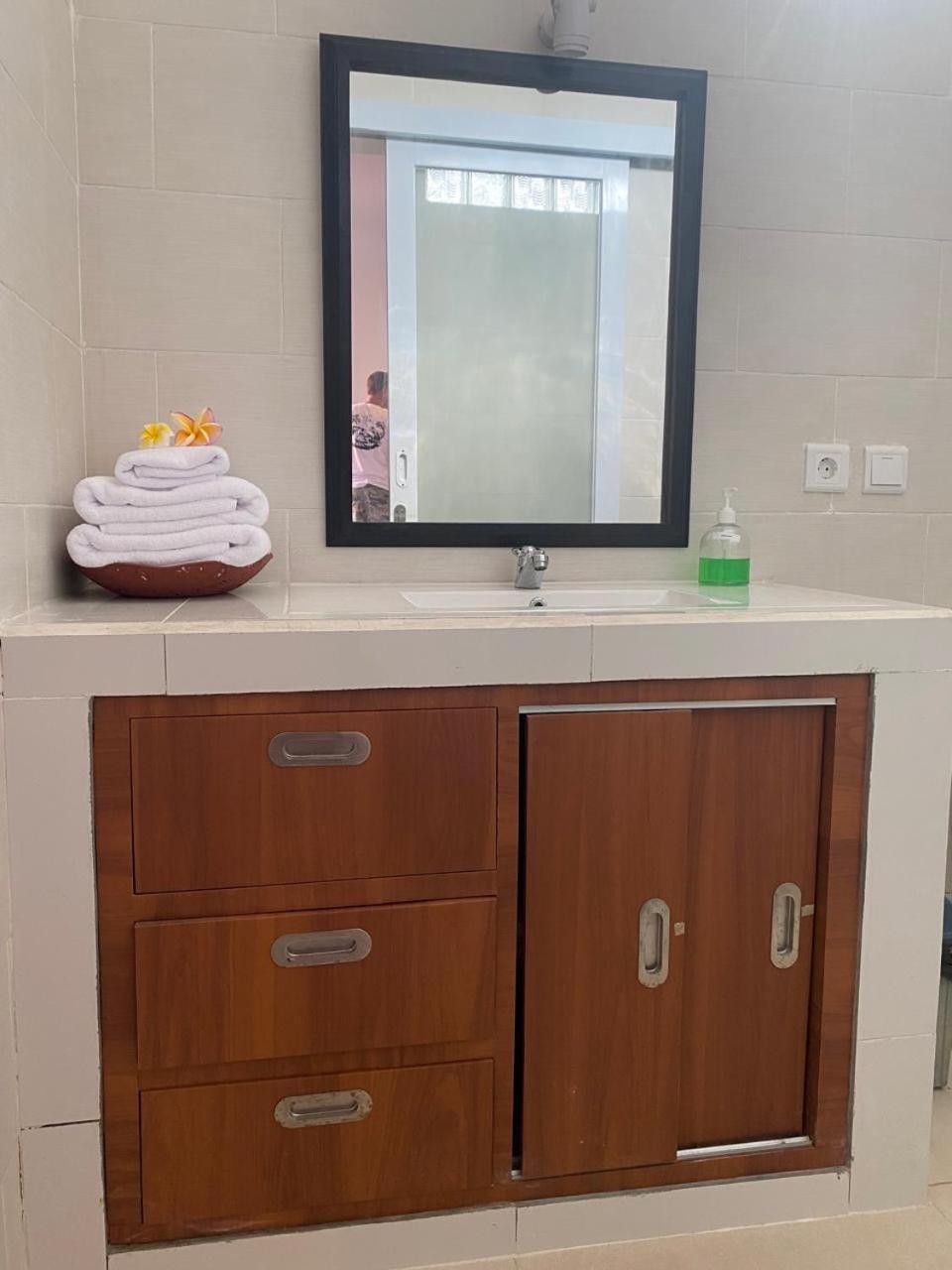 סמיניאק Manis Guest House מראה חיצוני תמונה
