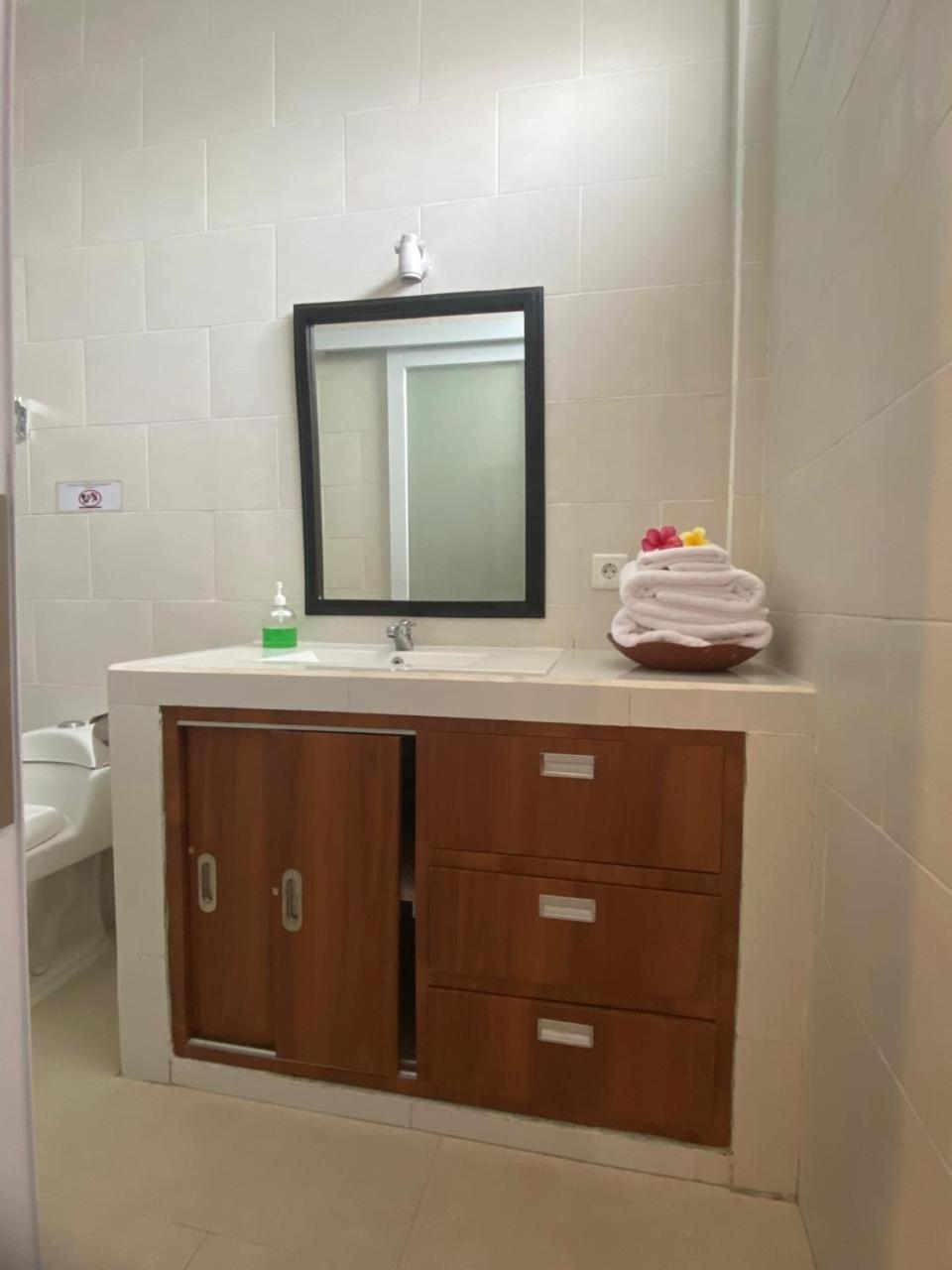 סמיניאק Manis Guest House מראה חיצוני תמונה