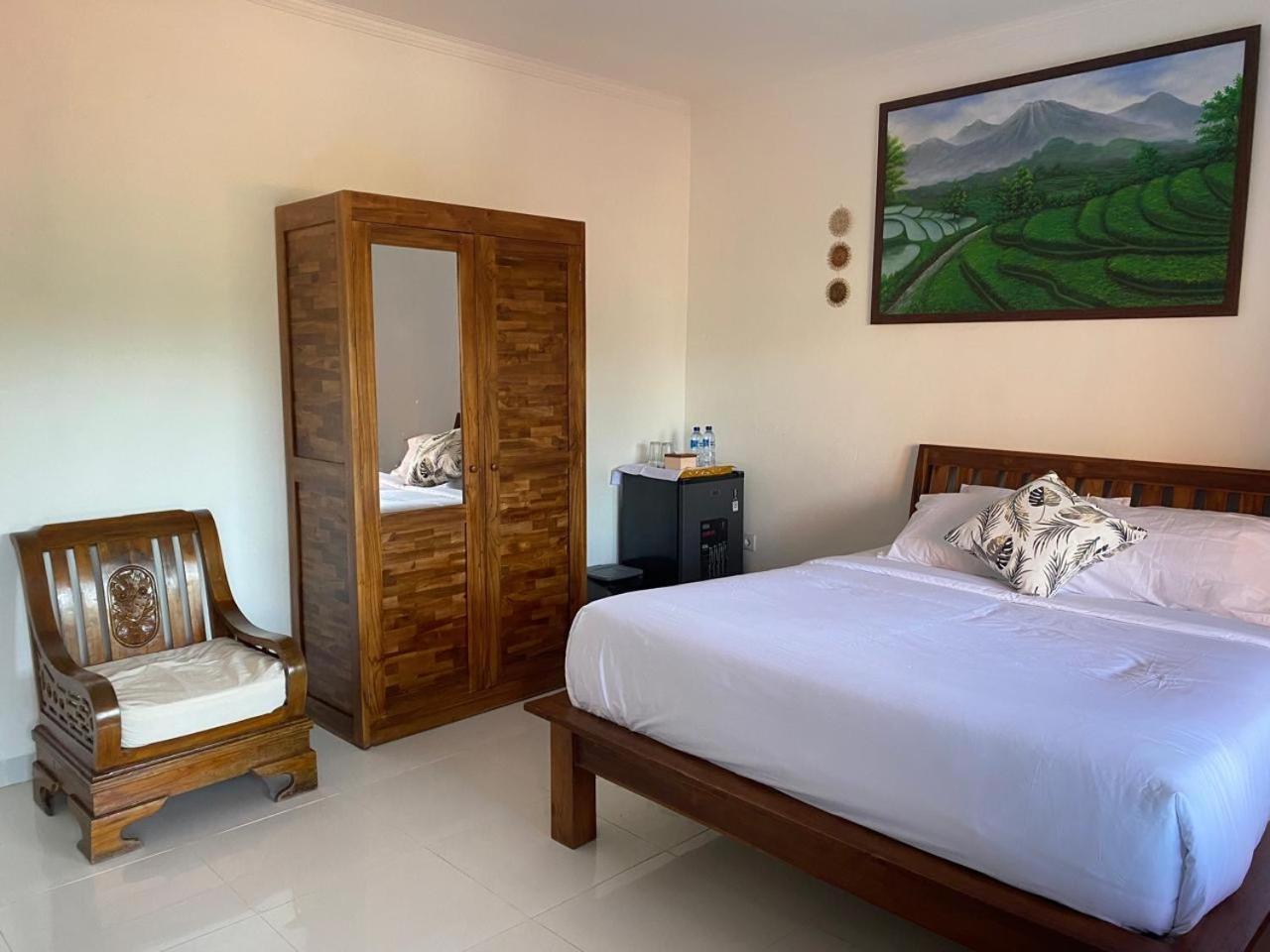 סמיניאק Manis Guest House מראה חיצוני תמונה